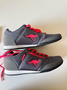 KangaROOS Women’s Grey/Pink Sneakers Size 9 Vintage Y2K